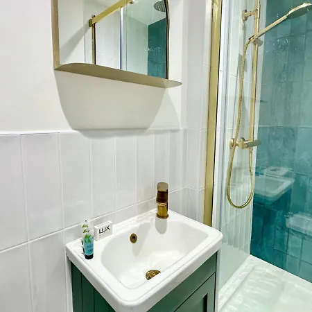 The Salacia No 5 Scarborough
